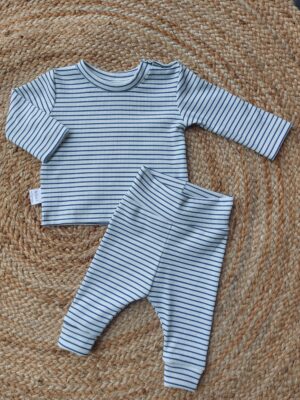 newborn-setje-blauw-gestreept